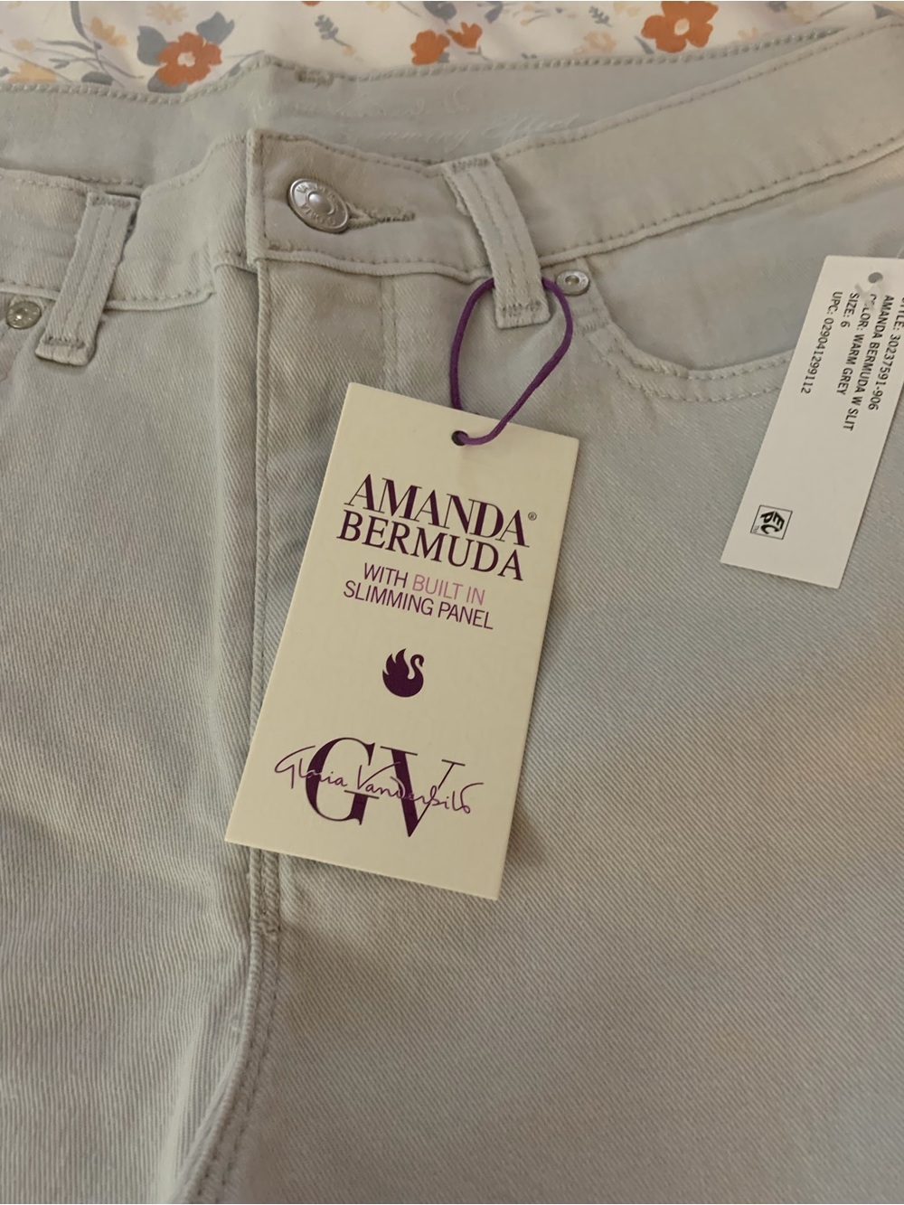 Gloria Vanderbilt Light Gray Bermuda Shorts - Picture 2 of 5